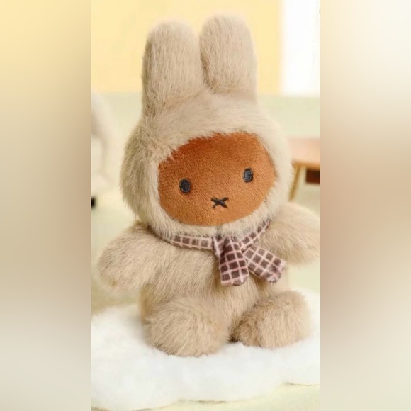 Brand NEW MIFFY x VIPO macaron blind box - secret - Picture 4 of 4